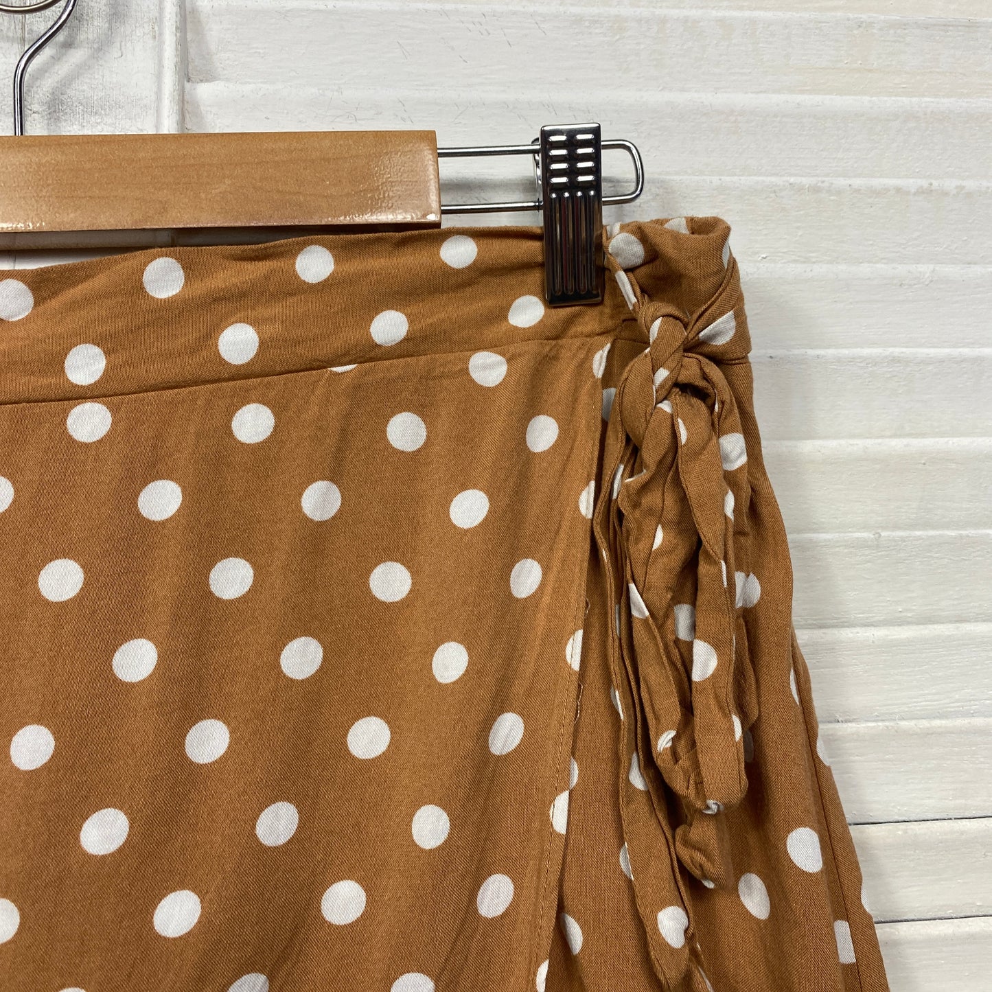 & Me Wrap Skirt Size 14 Tan White Polka Dots Hi Low Viscose