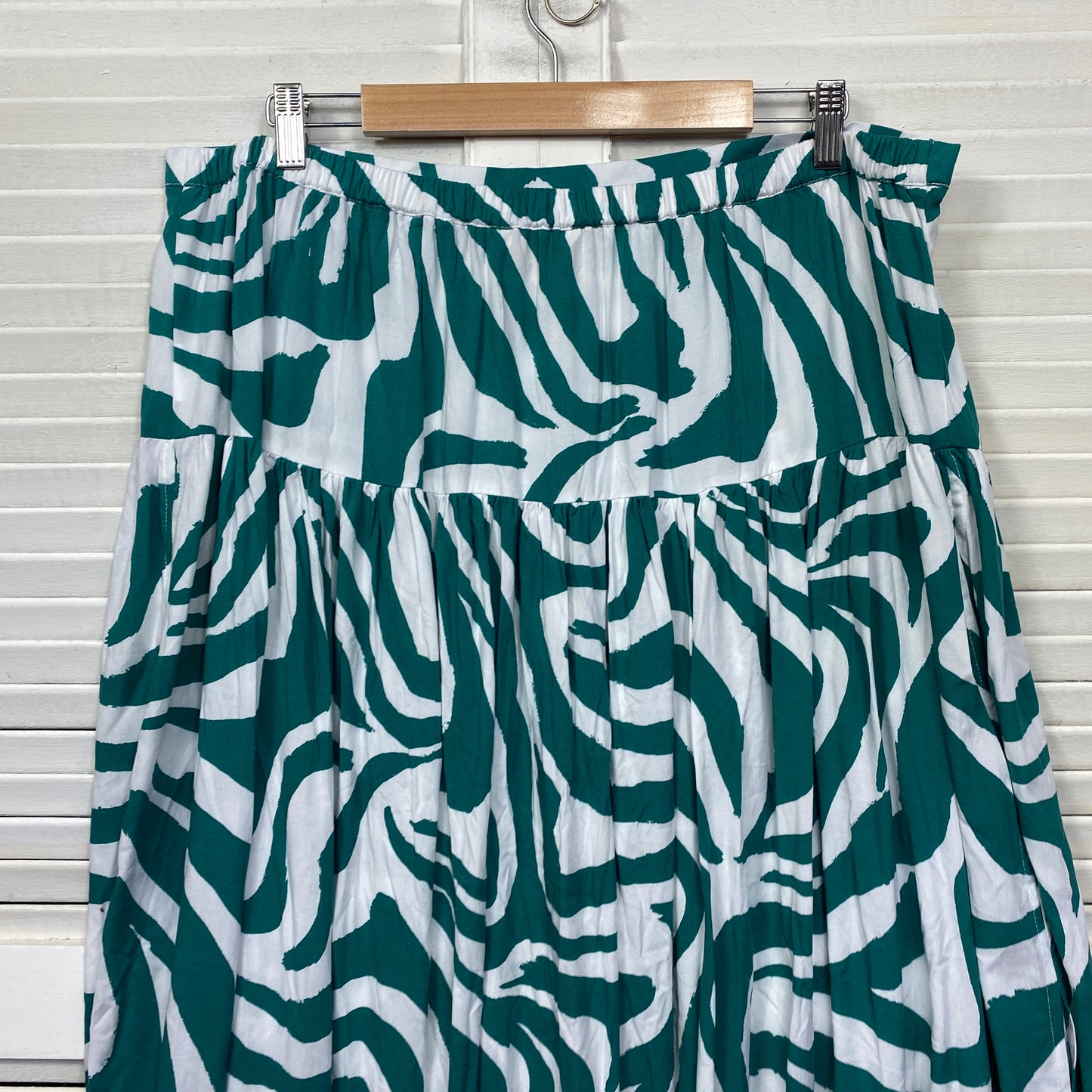 Noni B Skirt Size 18 Green White Midi Length