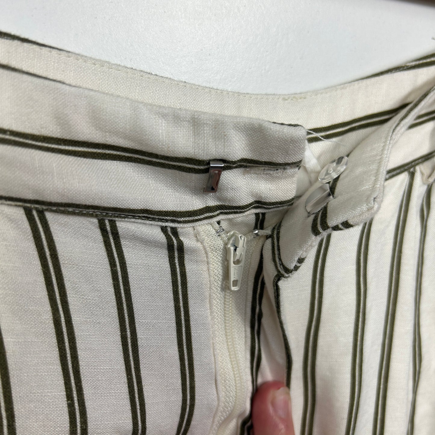 B Linen Striped Pants Size 14