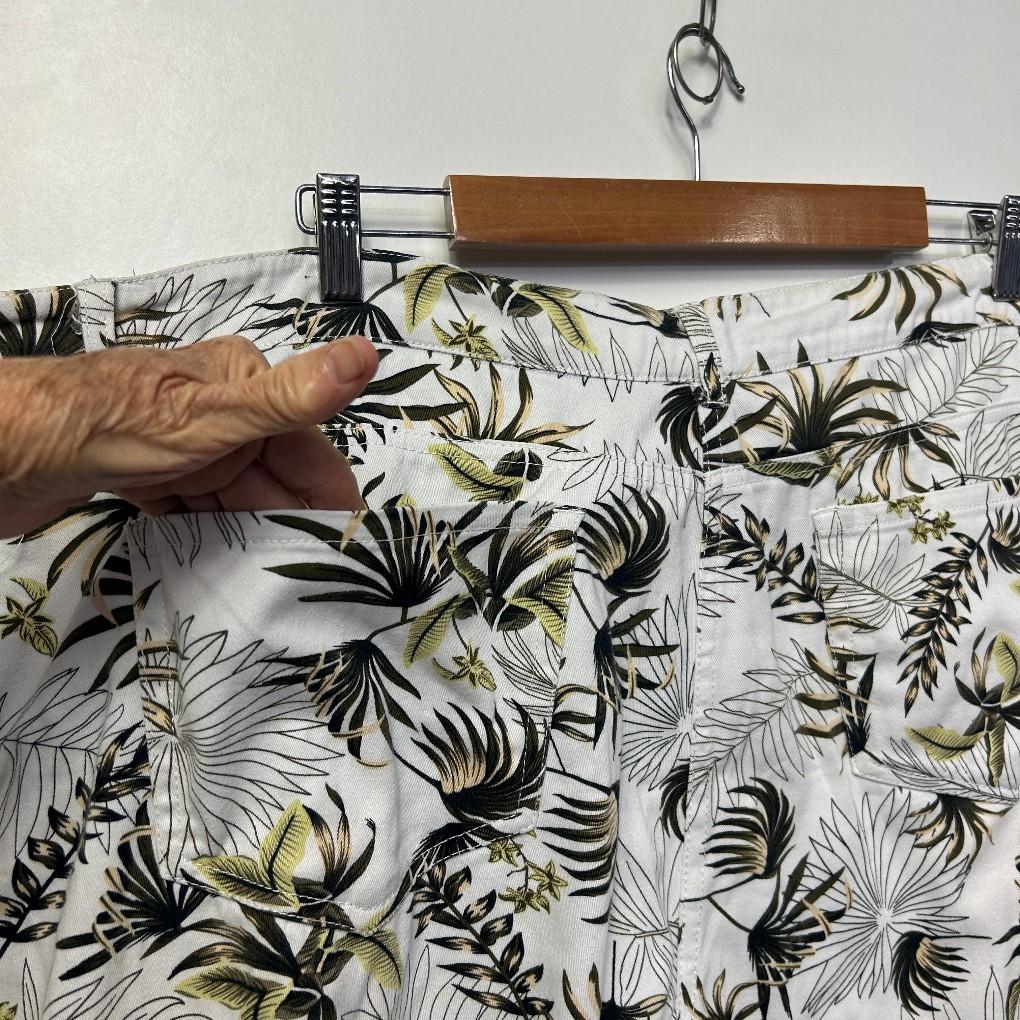Millers White Cotton Shorts - Size 18