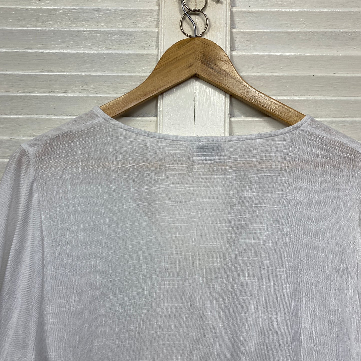 Silver Wishes Peak Top Size 14 White Bell Sleeve Sheer