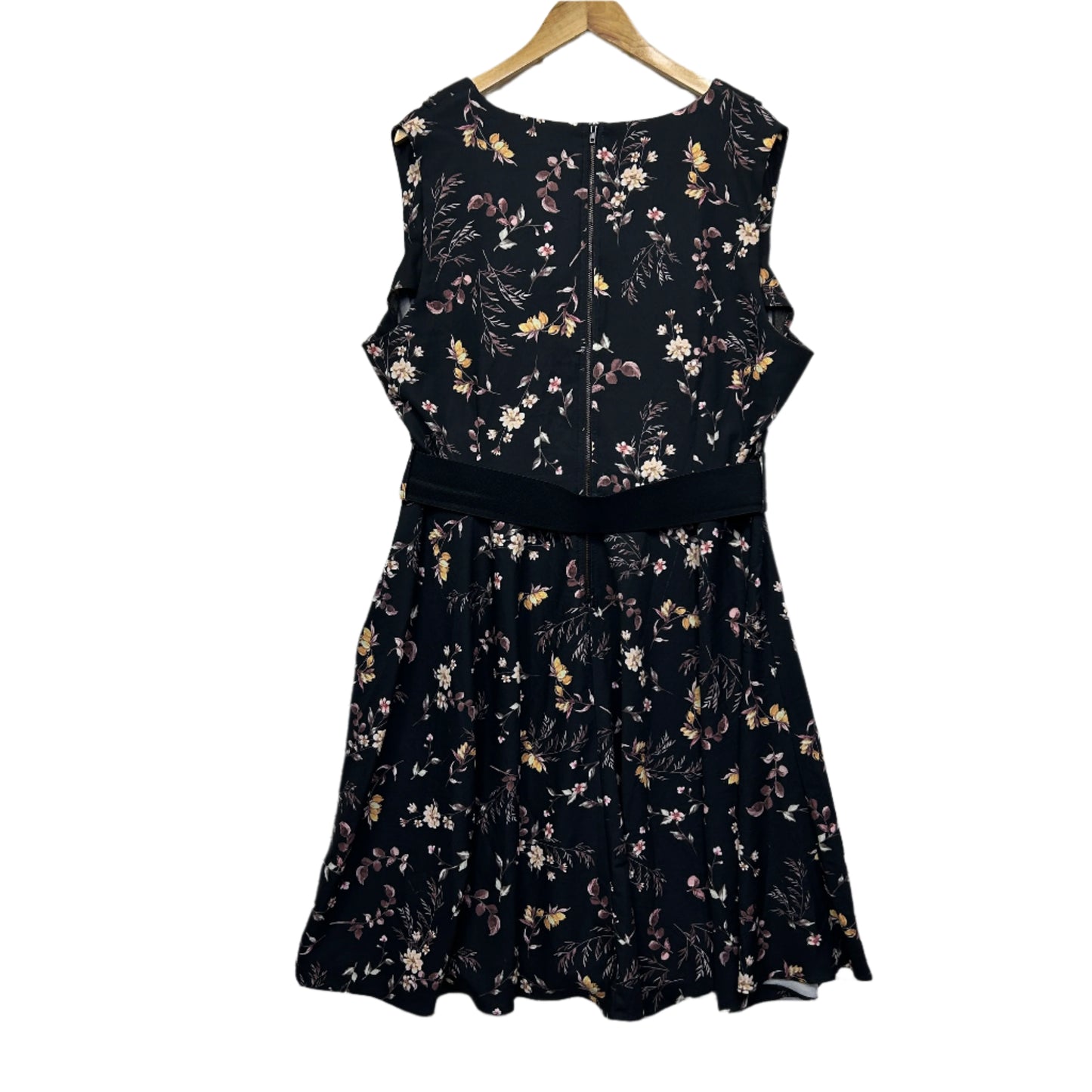 City Chic Dress Size 20 Large Sleeveless Black Floral Cocktail