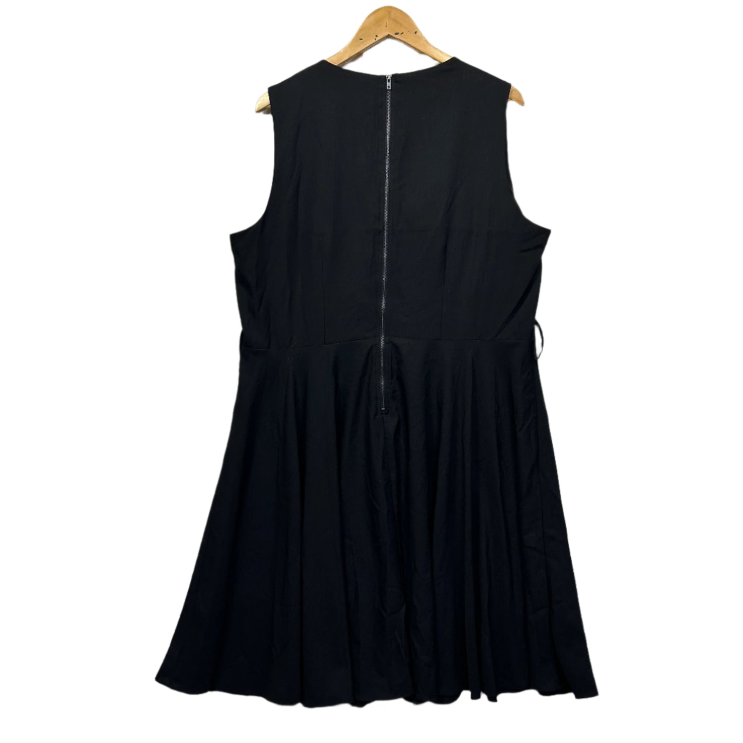 City Chic Dress Size 20 Large Plus Black Sleeveless Fit & Flare Cocktail