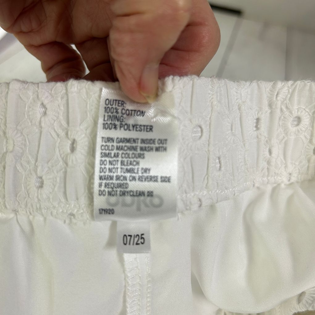 Anko White Cotton Broderie Skirt - Size 20