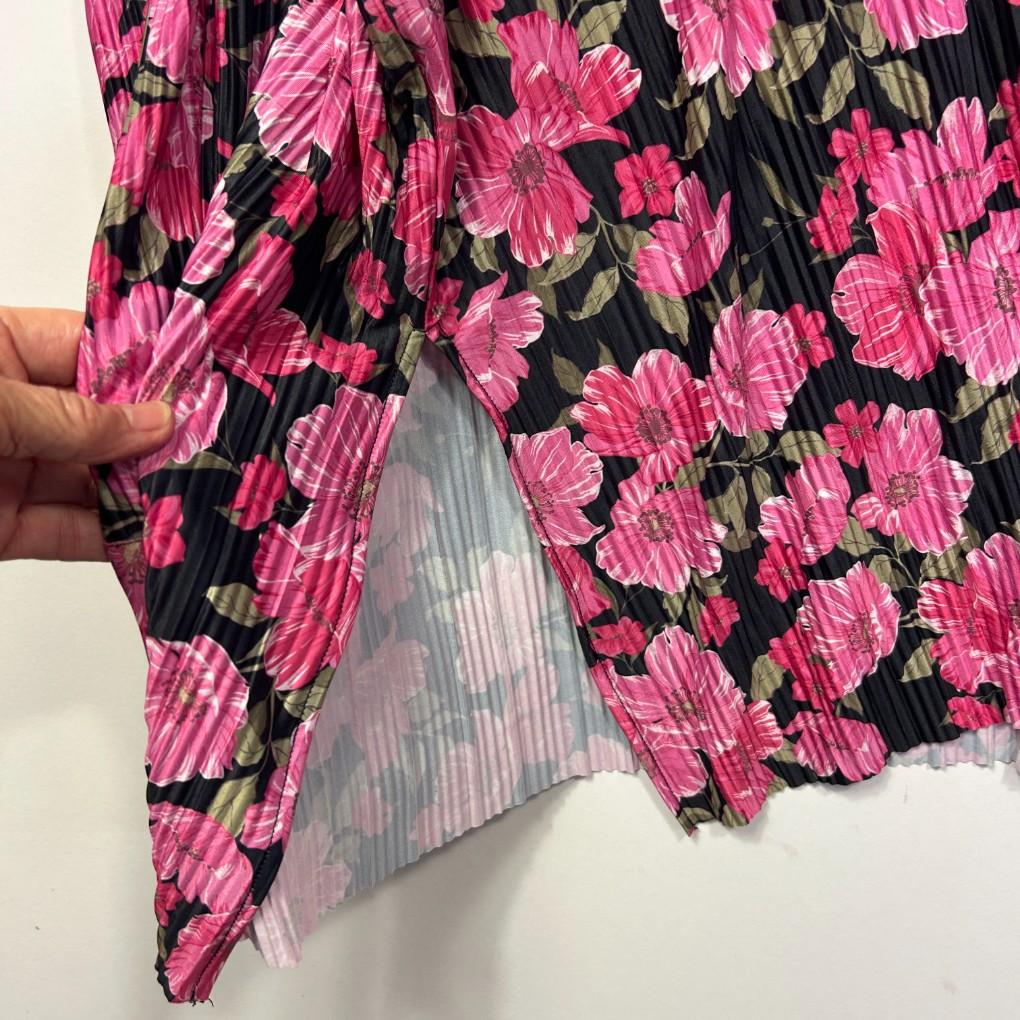 Decjuba Pink Shirt - Size M (oversized)