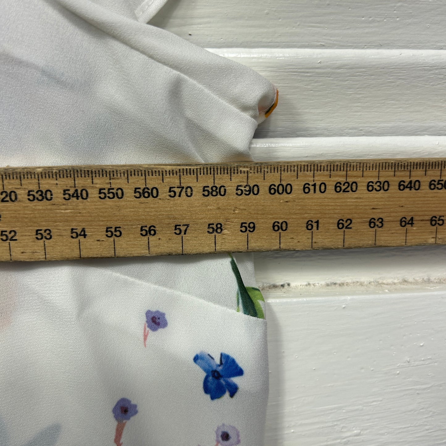 City Chic Top Size 18 Medium Plus White Floral Short Sleeve