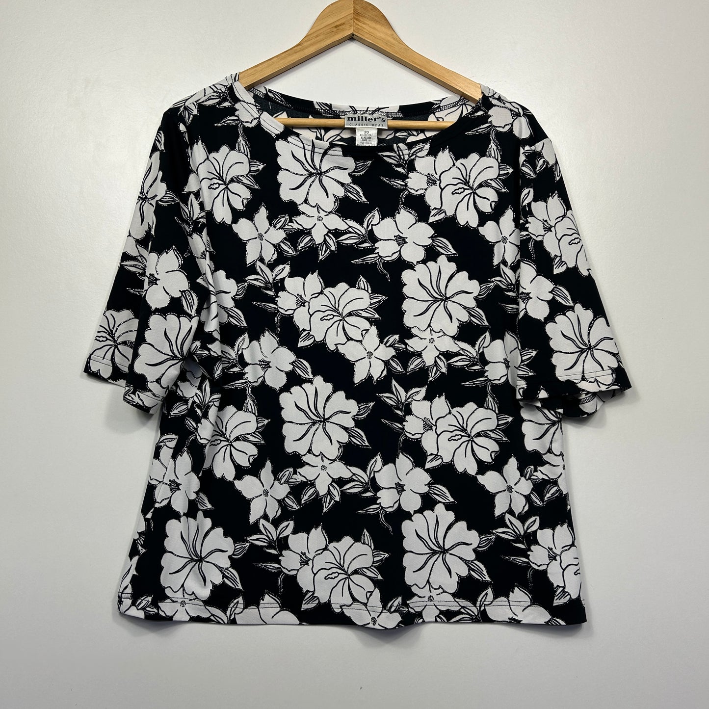 Millers Black & White Floral Top - Size 20