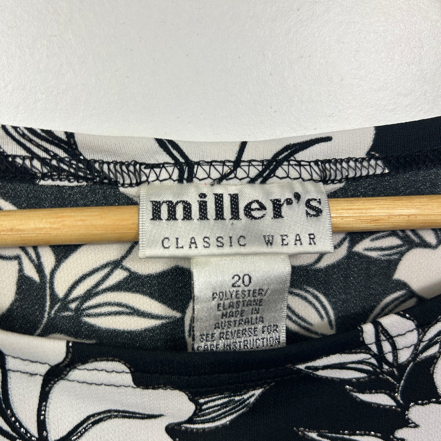 Millers Black & White Floral Top - Size 20