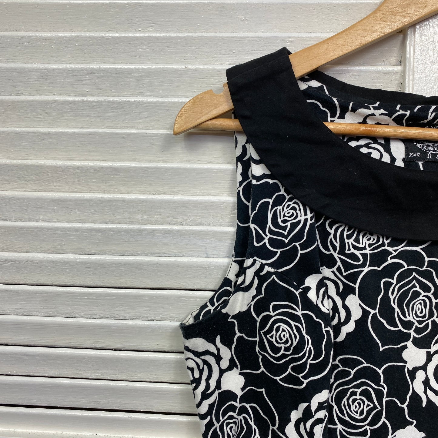 Heart & Roses Dress Size 14 16 Fit & Flare Rockabilly Black White Floral Sleeveless