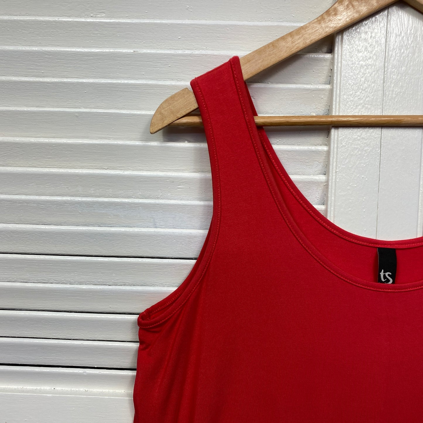 Taking Shape Top Size 14 XS Red Sleeveless