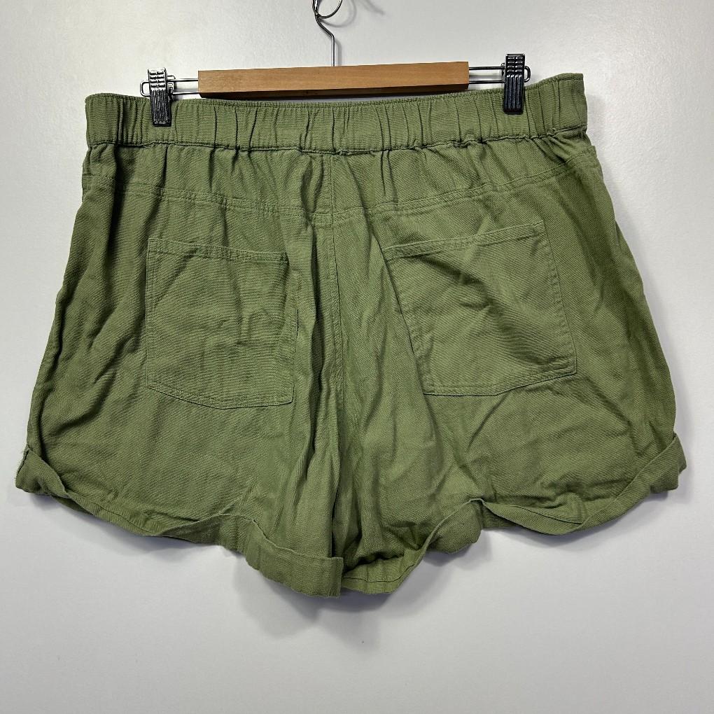 Roxy Khaki Shorts - Size 16