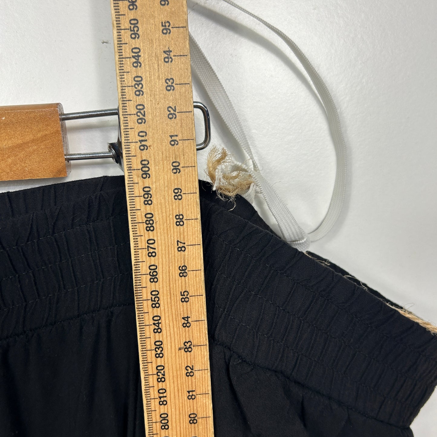 beme Black Capri Cropped Pants - Size 26