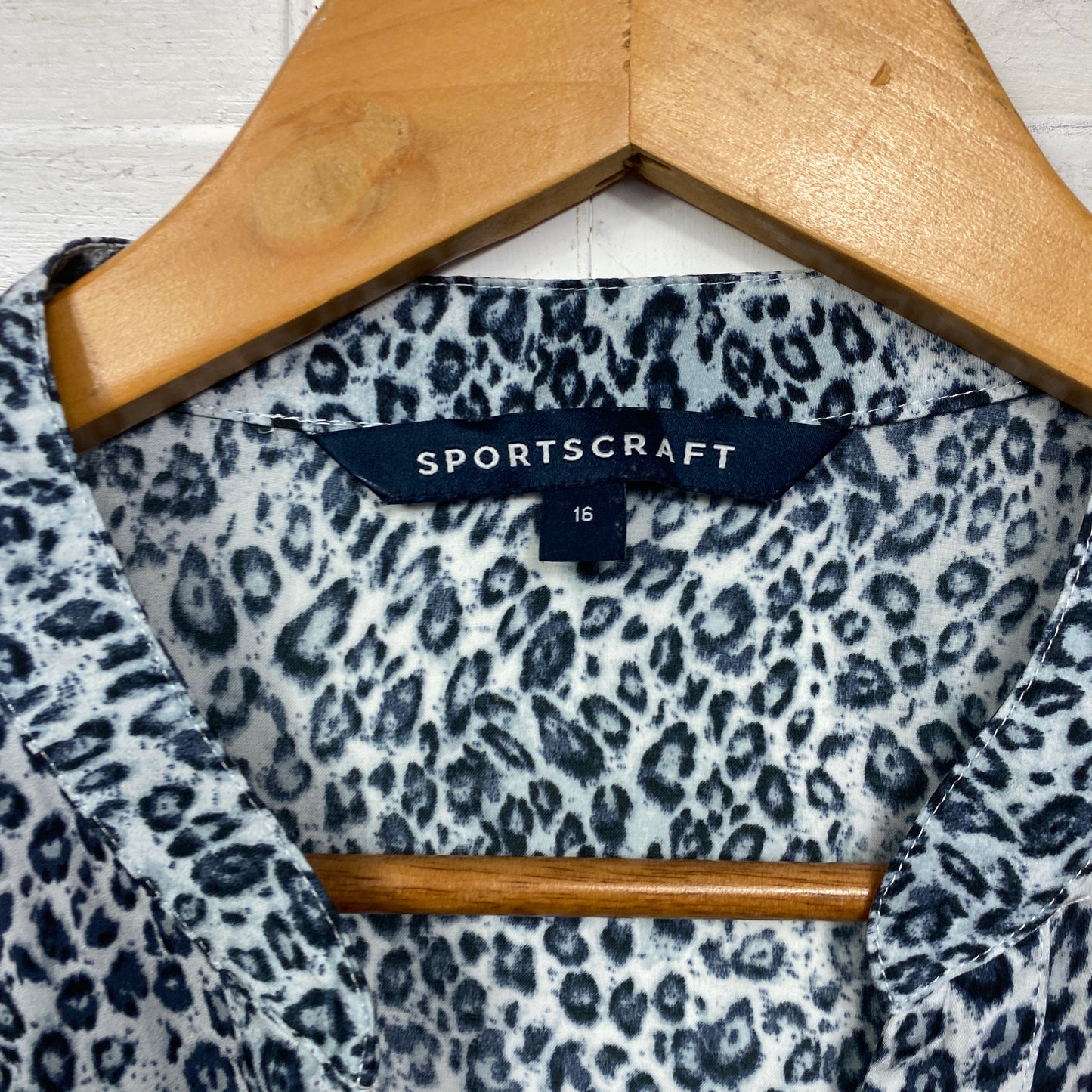 Sportscraft Top Size 16 Long Sleeve Button Up Blue Animal Print