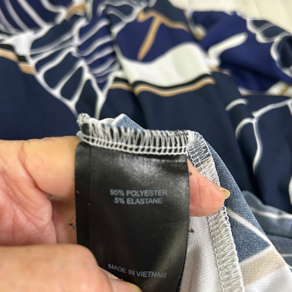 Taking Shape Navy Leaf Print Pants - Size 24