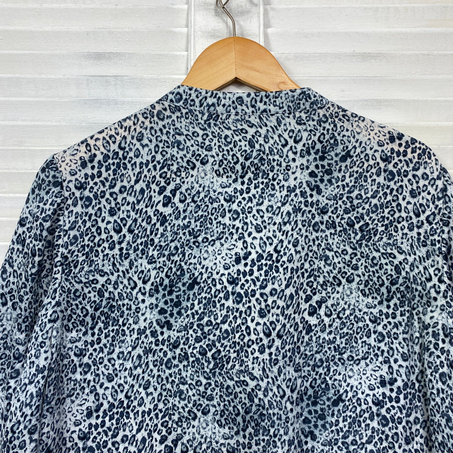 Sportscraft Top Size 16 Long Sleeve Button Up Blue Animal Print