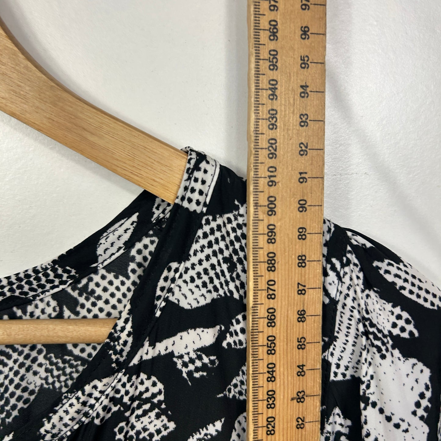 Sussan Black White Abstract Print  Dress - Size 14