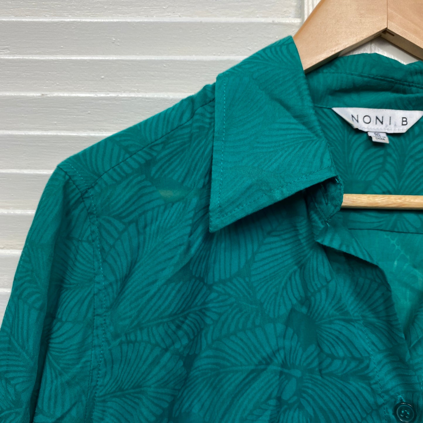 Noni B Top Size 16 Green Button Up Roll Tab Sleeve Sheer