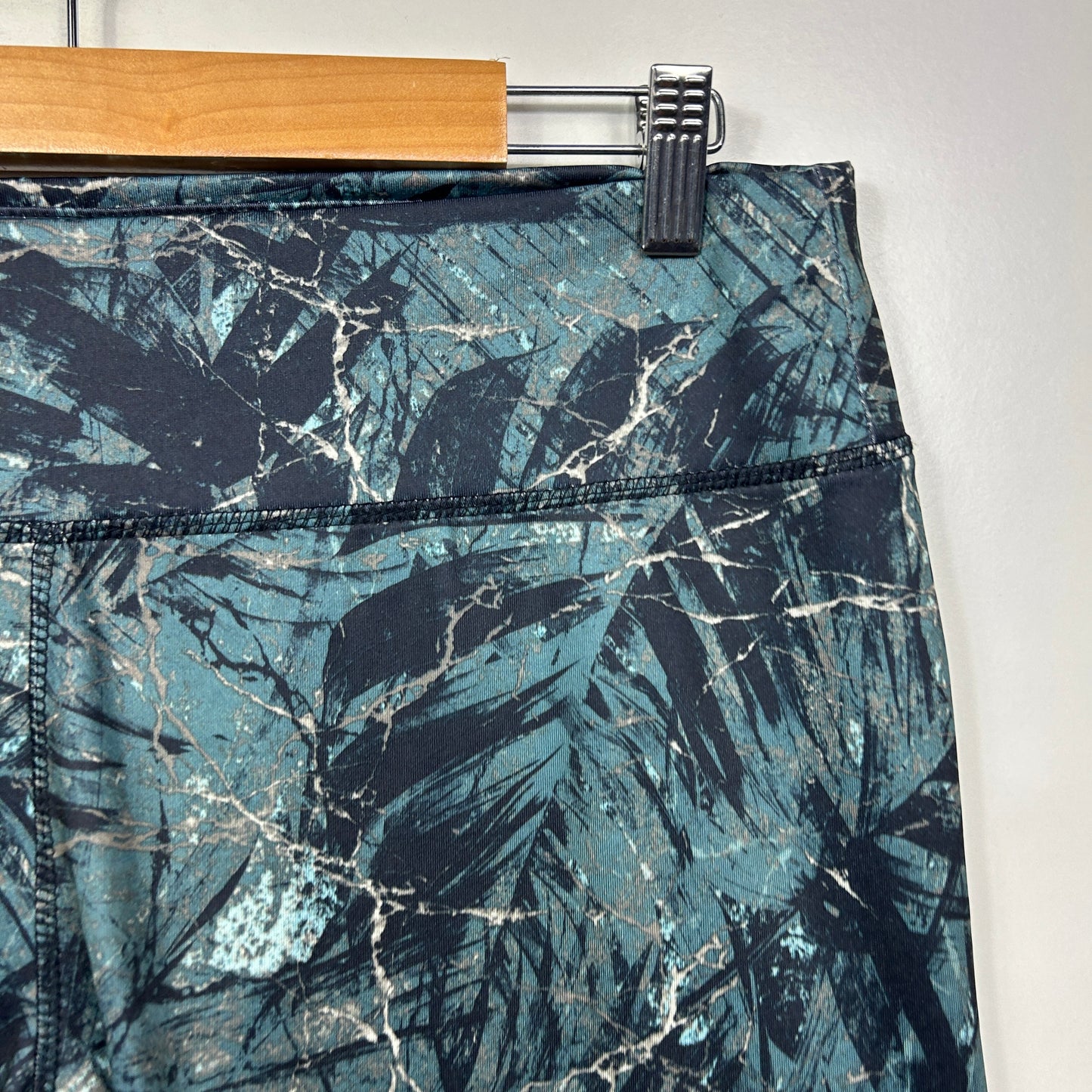 Mix Teal Tropical Print Activewear Capris Pants - Size XL