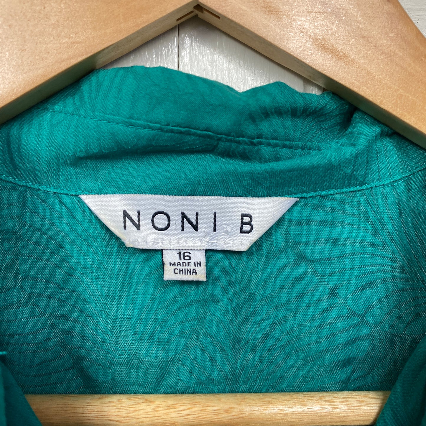 Noni B Top Size 16 Green Button Up Roll Tab Sleeve Sheer