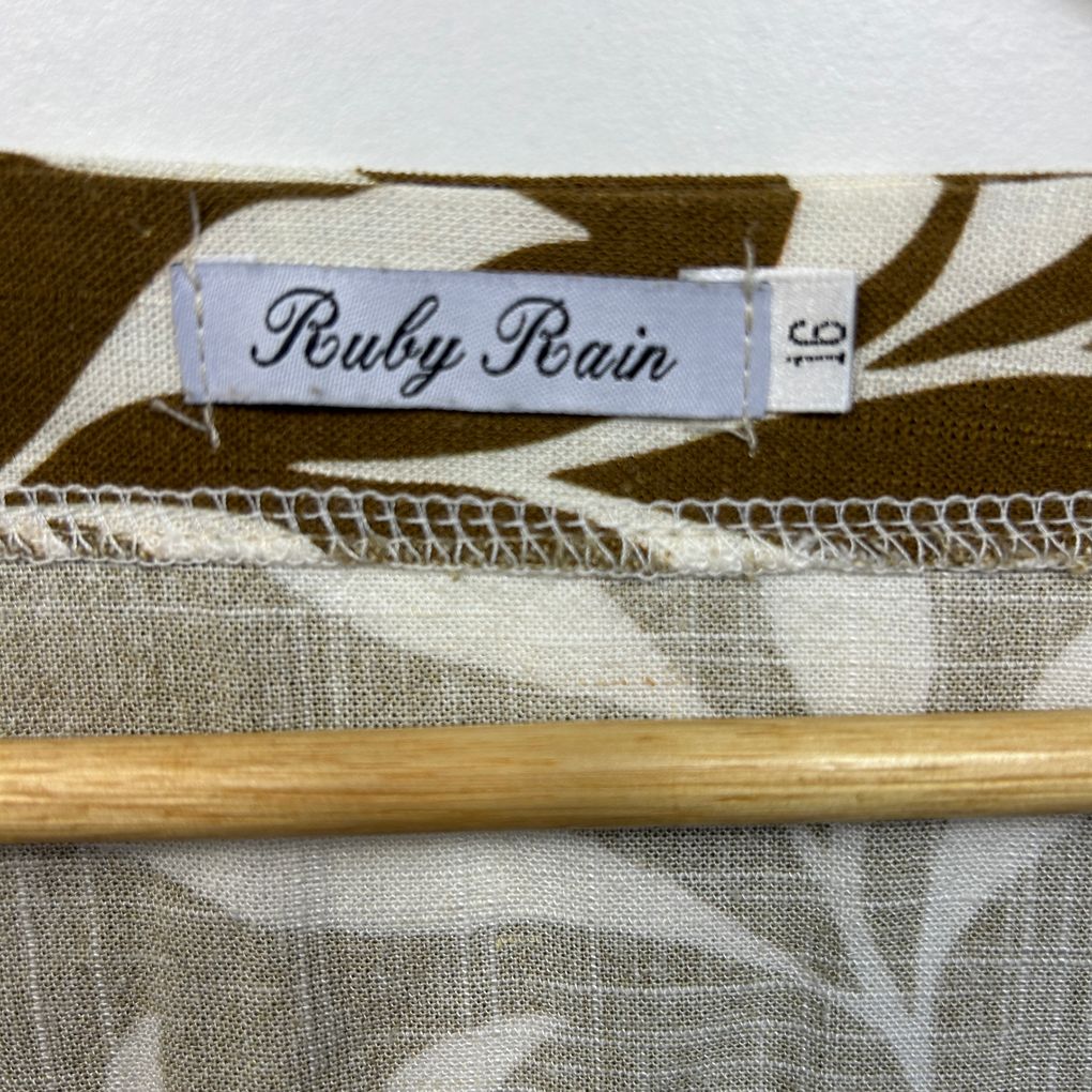 Ruby Rain Olive Linen Top - Size 16