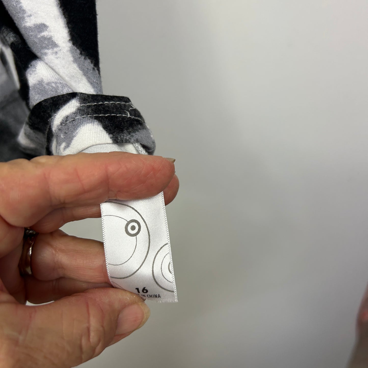 Moda Black White and Grey Abstract Print Top - Size 16