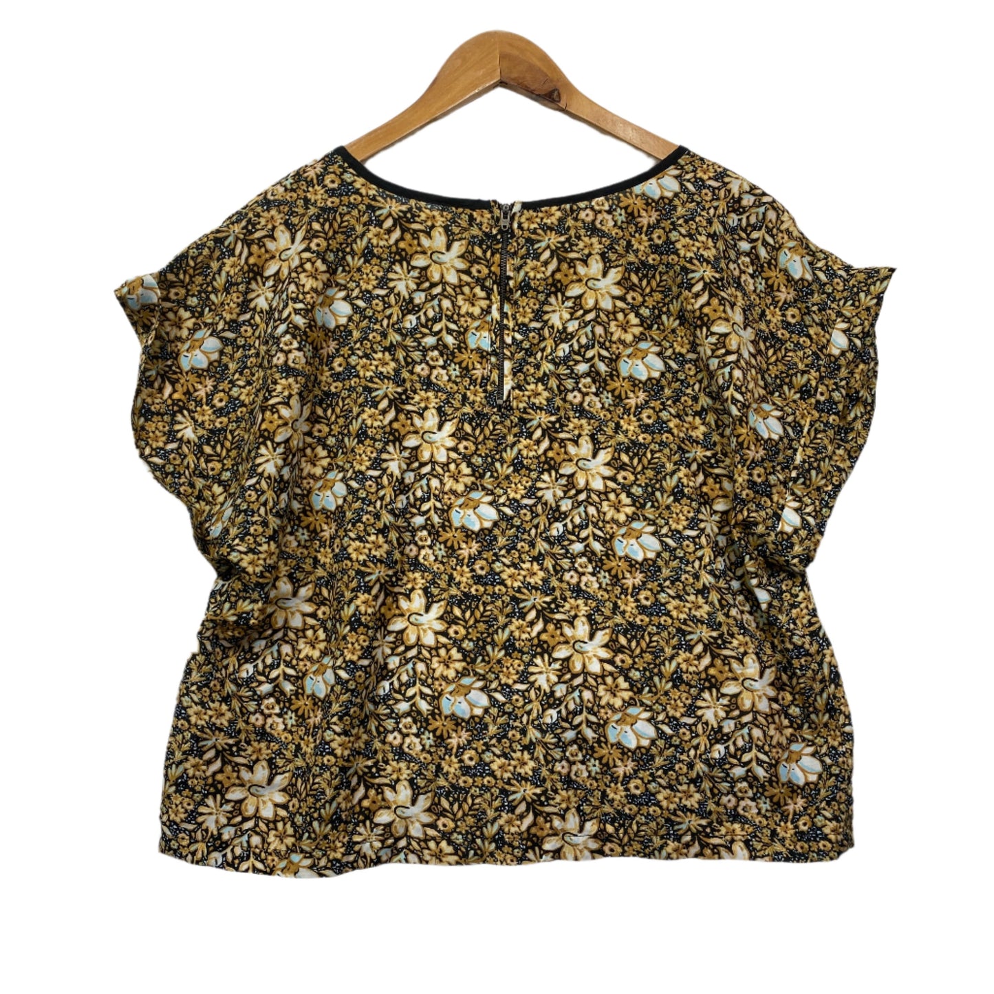 & Me Top Size 18 Yellow Black Floral