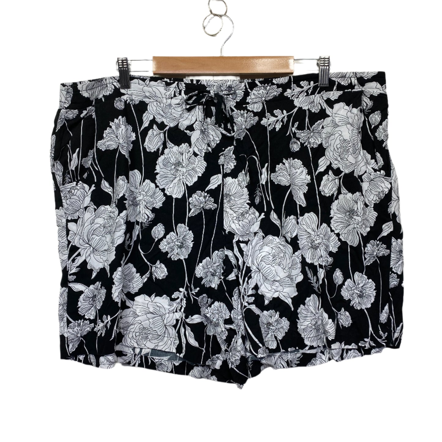 Avella Shorts Size 22 Black White Floral Pockets Viscose