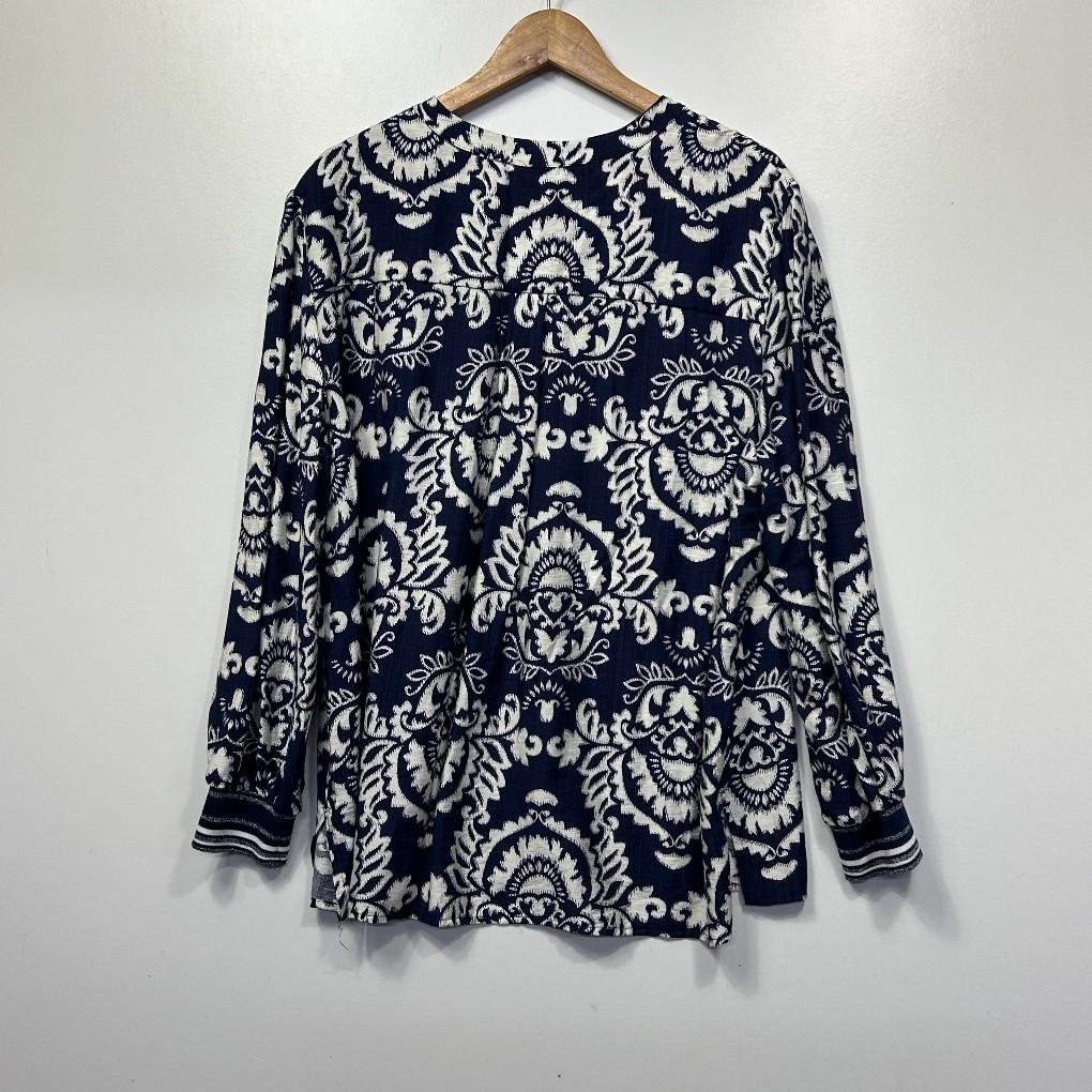 Threadz Navy Paisley Top - Size 2XL
