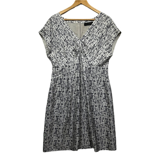 David Lawrence Silk Dress Size 14 White Grey Short Sleeve