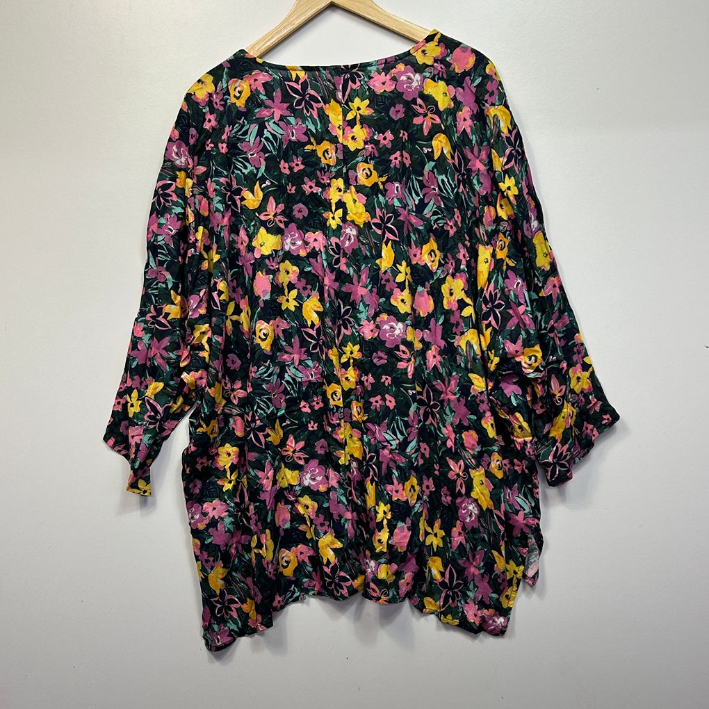 Capture Multicoloured Floral Top - Size 22