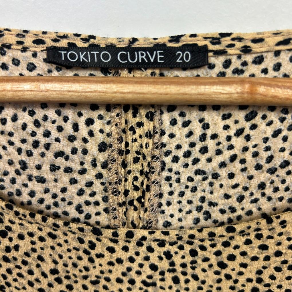 Tokito Curve Leopard Print Top - Size 20