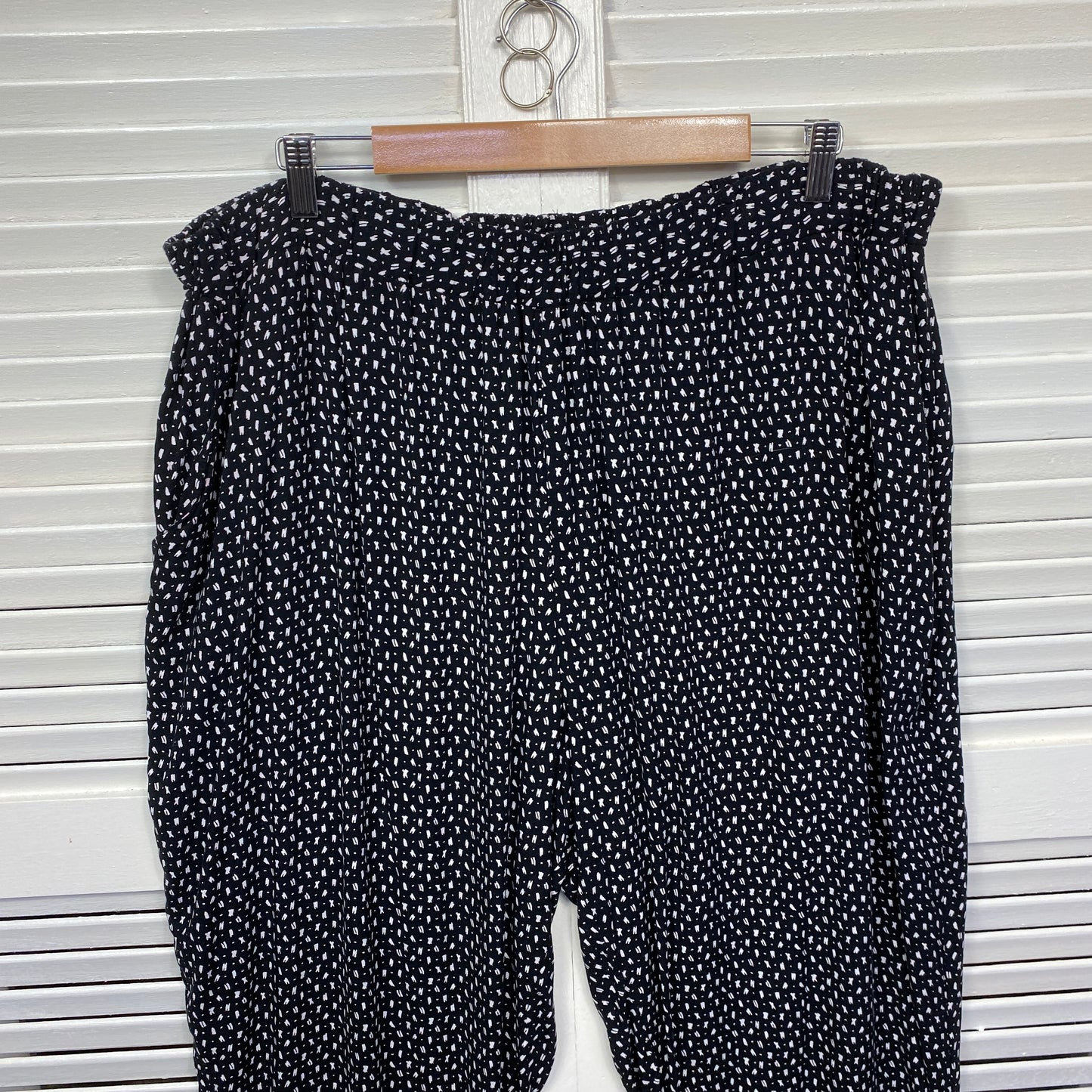 Belle Curve Pants Size 26 Plus Black White Pockets