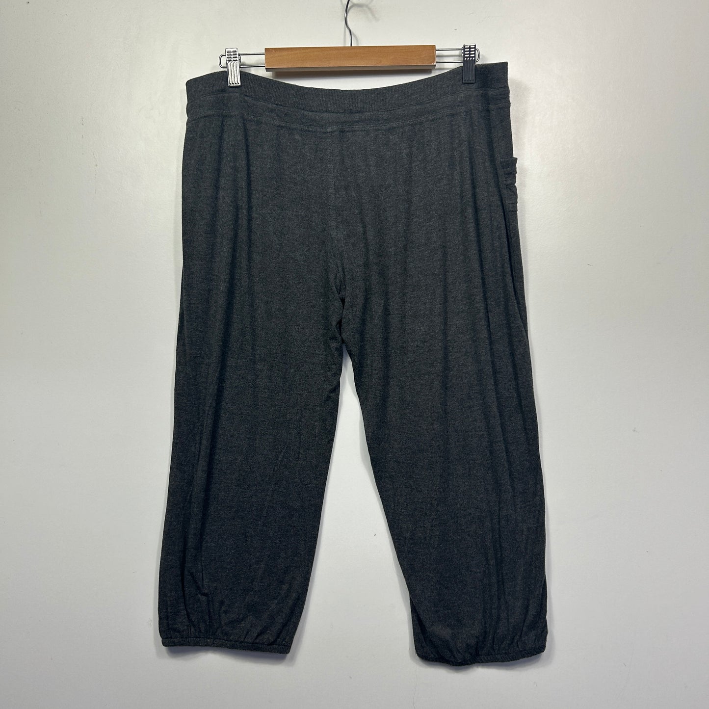 Now Charcoal Cropped Lounge Pants - Size 18