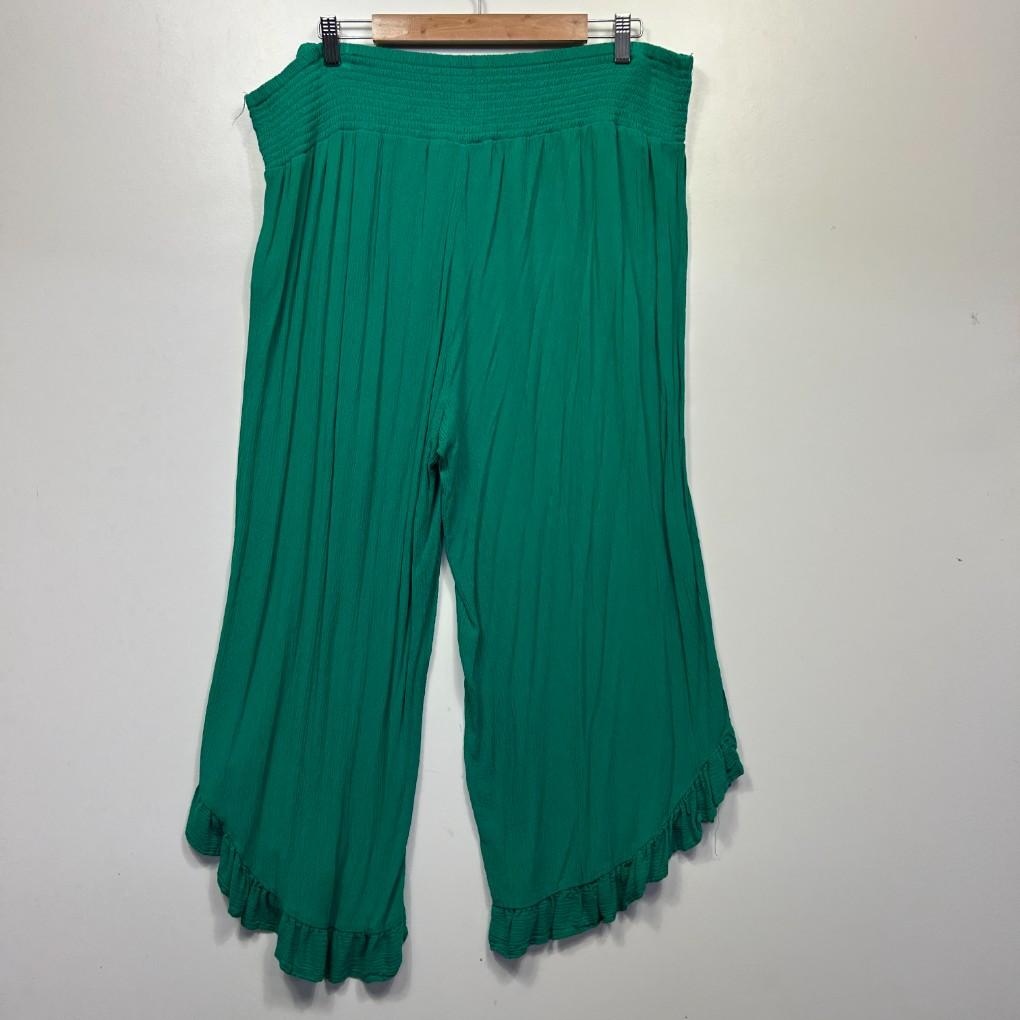 Beme Green Pleated Culottes Cropped Pants - Size 22