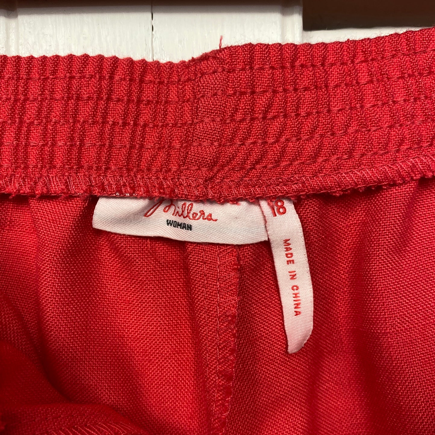 Millers Shorts Size 18 Red Pockets Elastic Waist