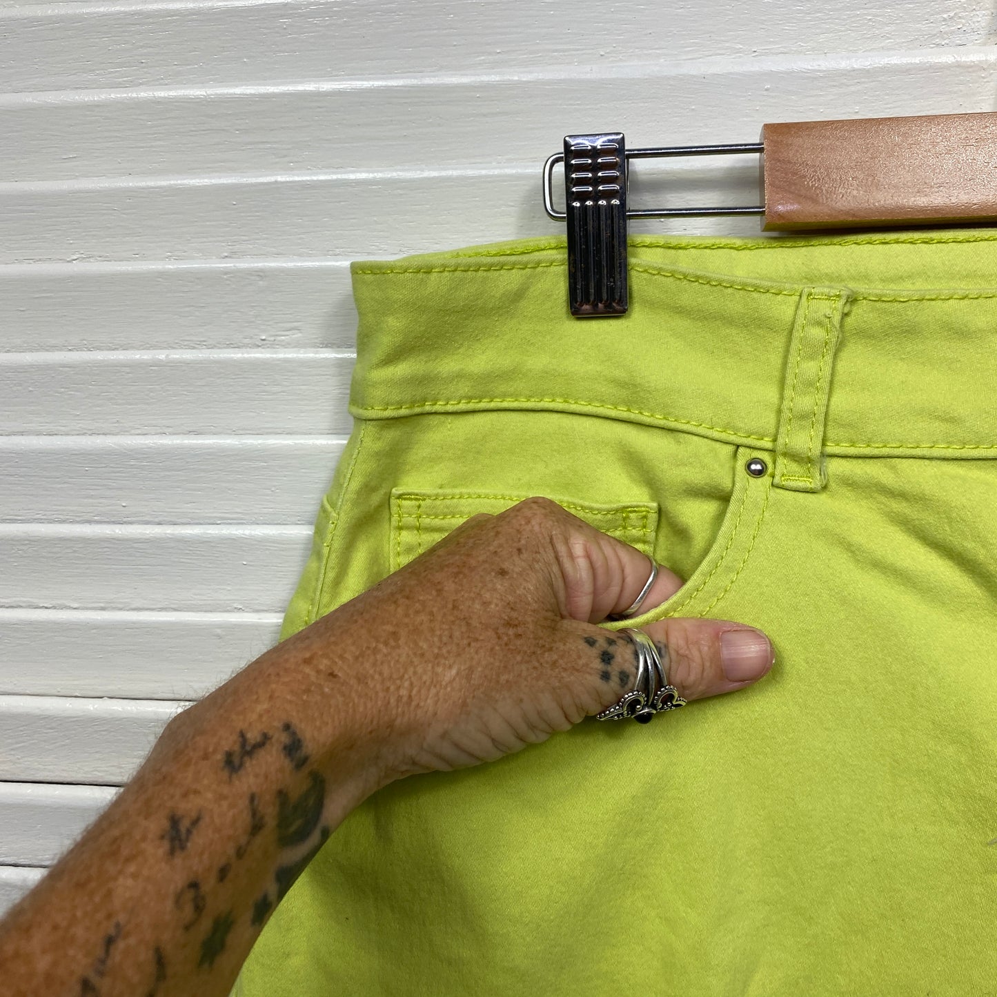 Millers Shorts Size 20 Yellow Pockets Zip Fly