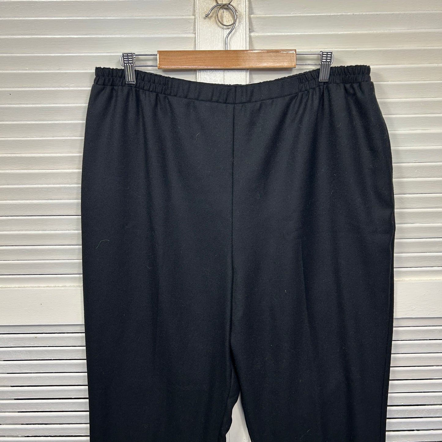 Fella Hamilton Wool Pants Size 22 Black Pockets Made in Australia New