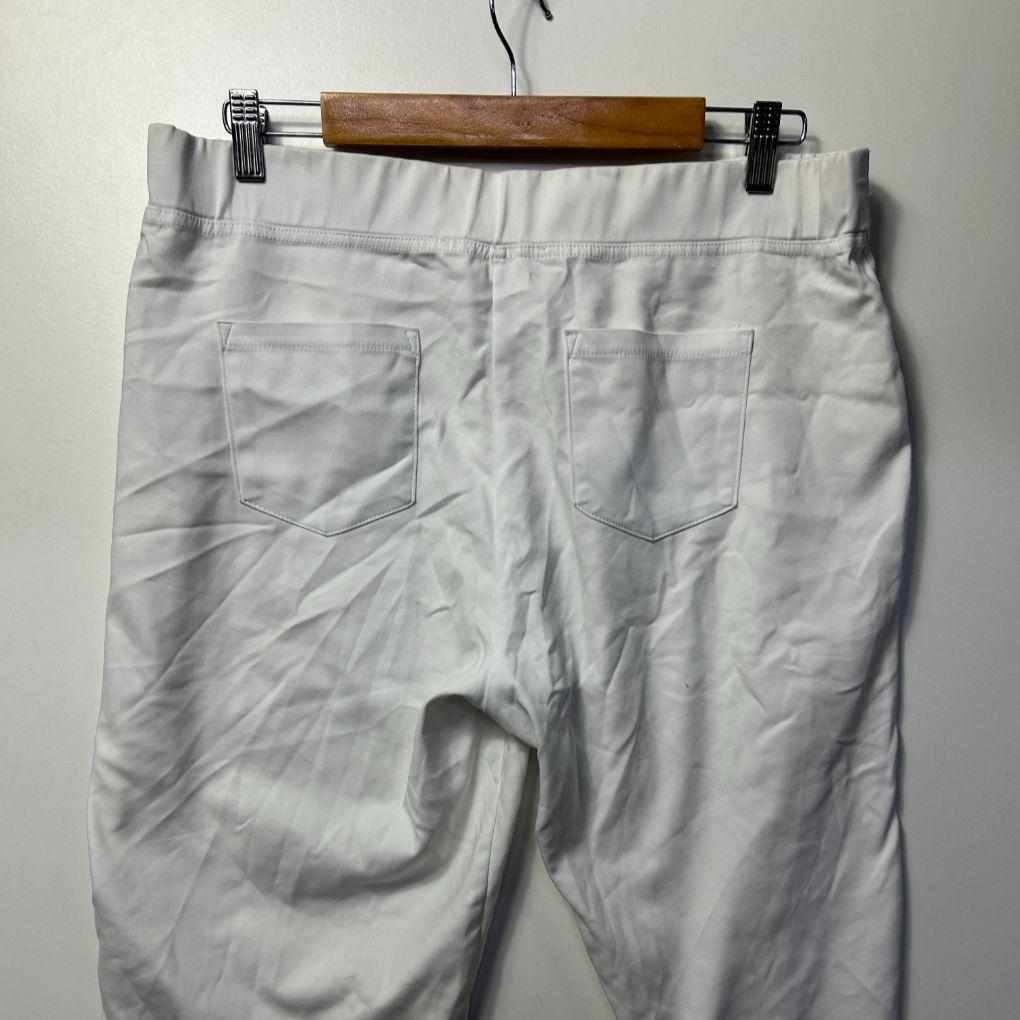 Noni B White Short - Size 14