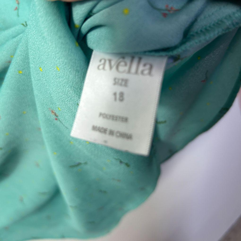 Avella Mint Top - Size 16