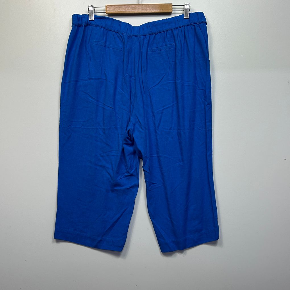 Millers Blue Linen Cropped Pants - Size 18