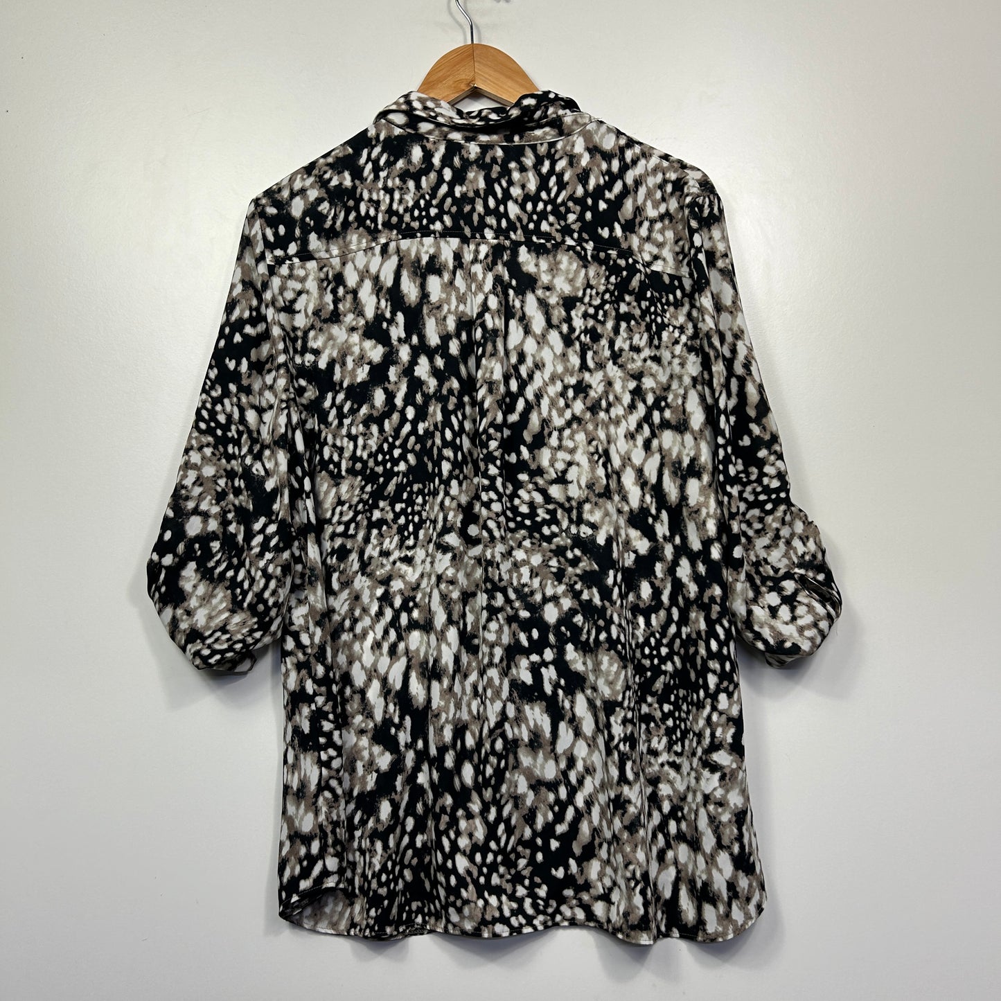 Millers Black White Grey Abstract Print Blouse - Size 20 (fault - Pull)