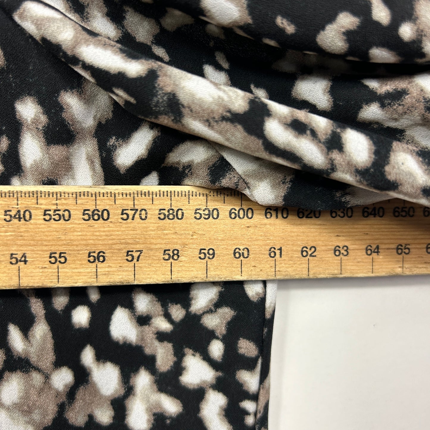 Millers Black White Grey Abstract Print Blouse - Size 20 (fault - Pull)
