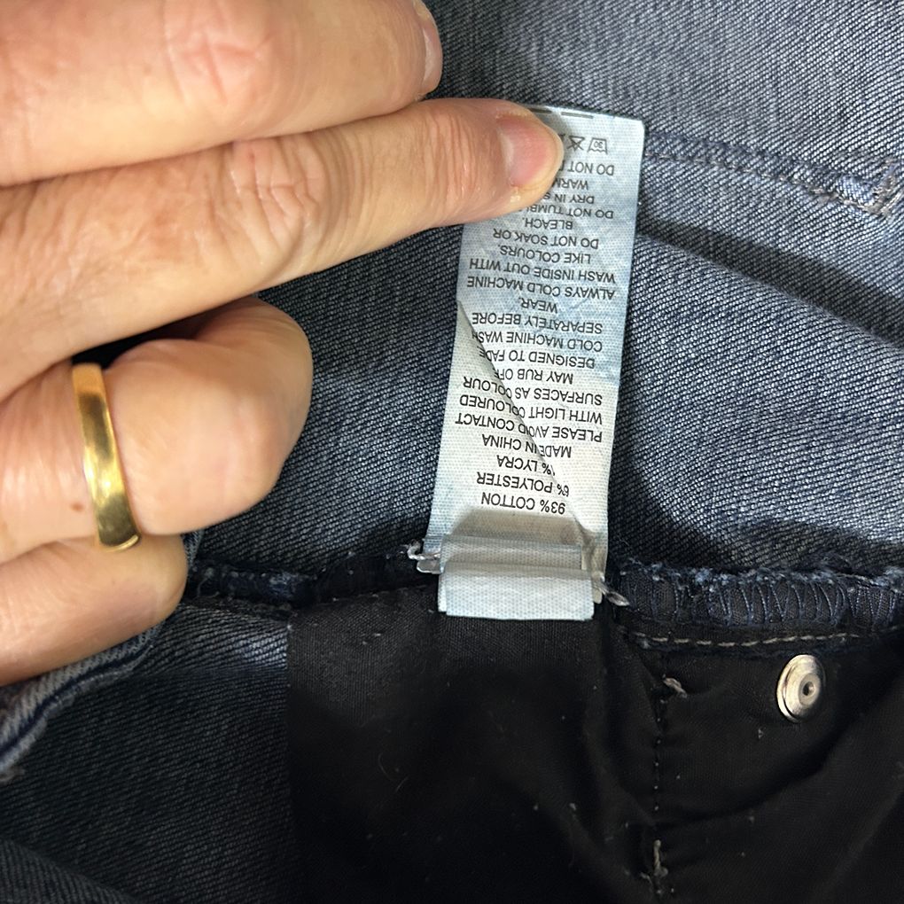 Jeanswest Curve Embracer Slim Straight Lef Jeans - Size 18