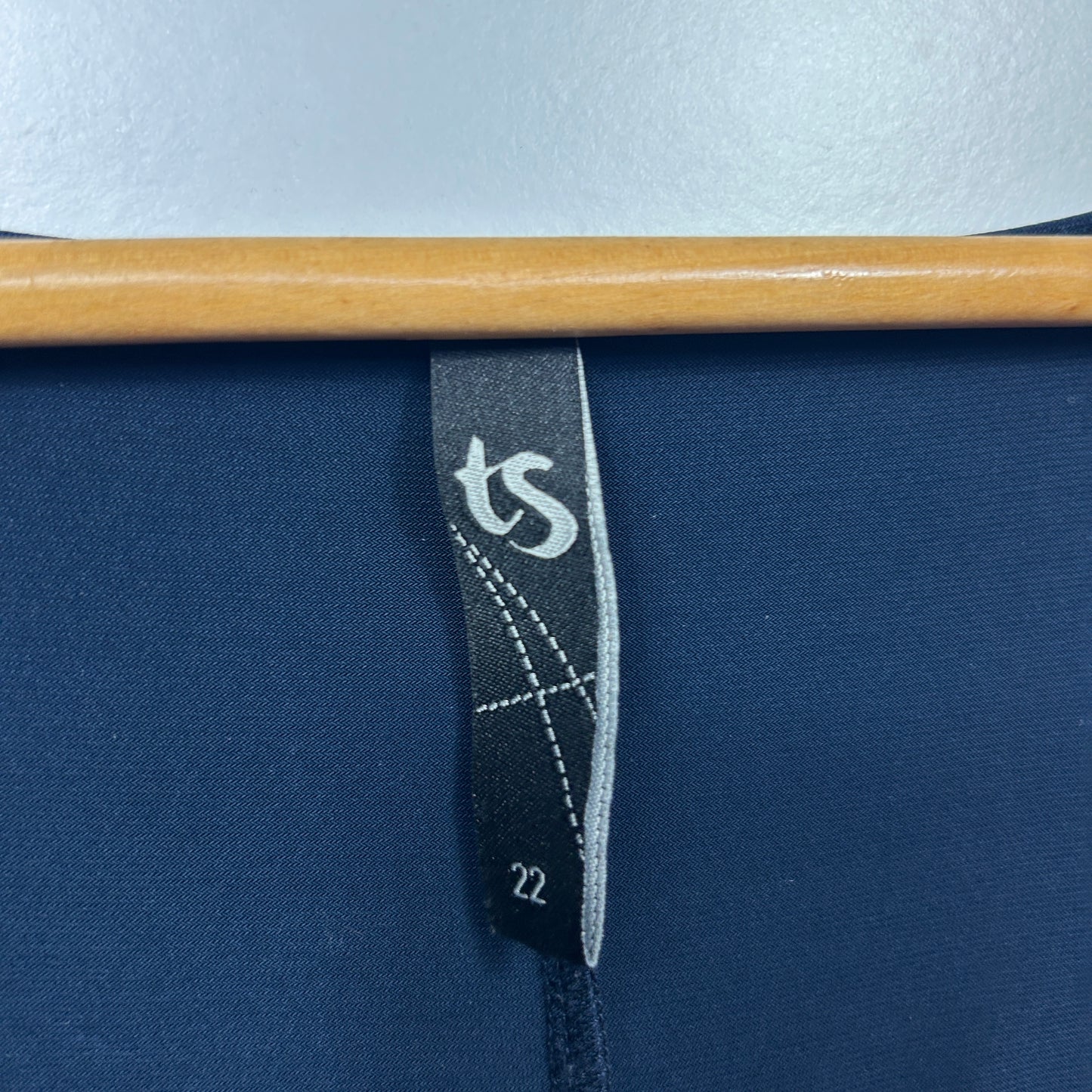 Taking Shape Navy Blue Top - Size 22