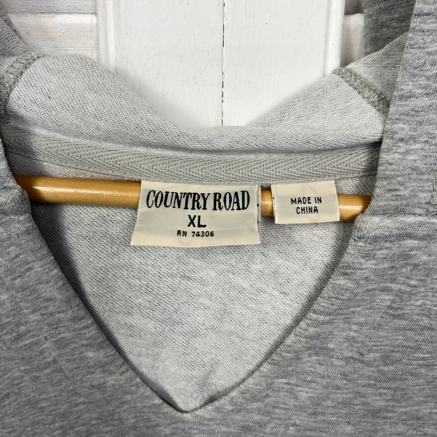 Country Road Jumper Size XL Grey Long Sleeve Hooded Pockets