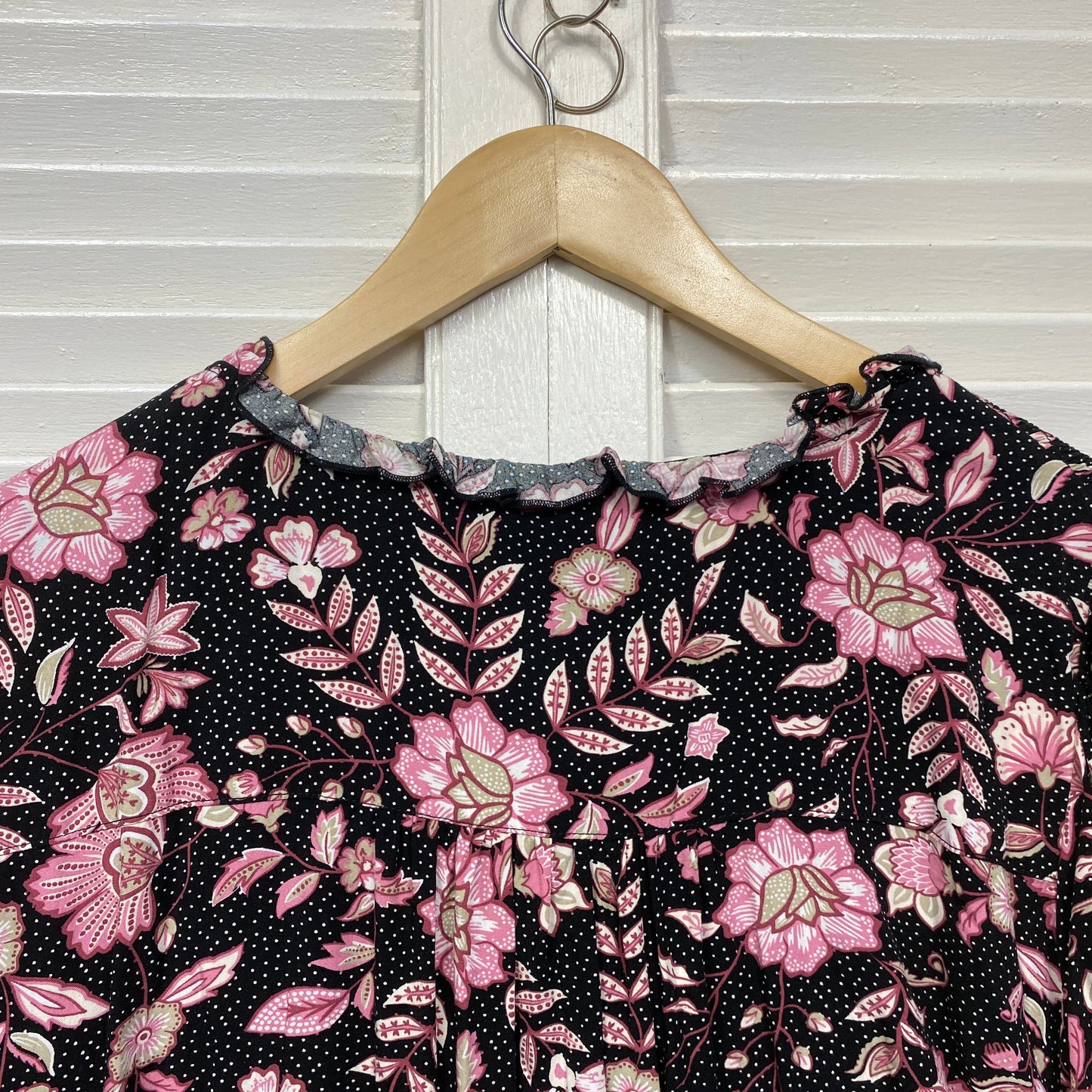 Target Top Size 26 Plus Black Pink Floral Short Sleeve