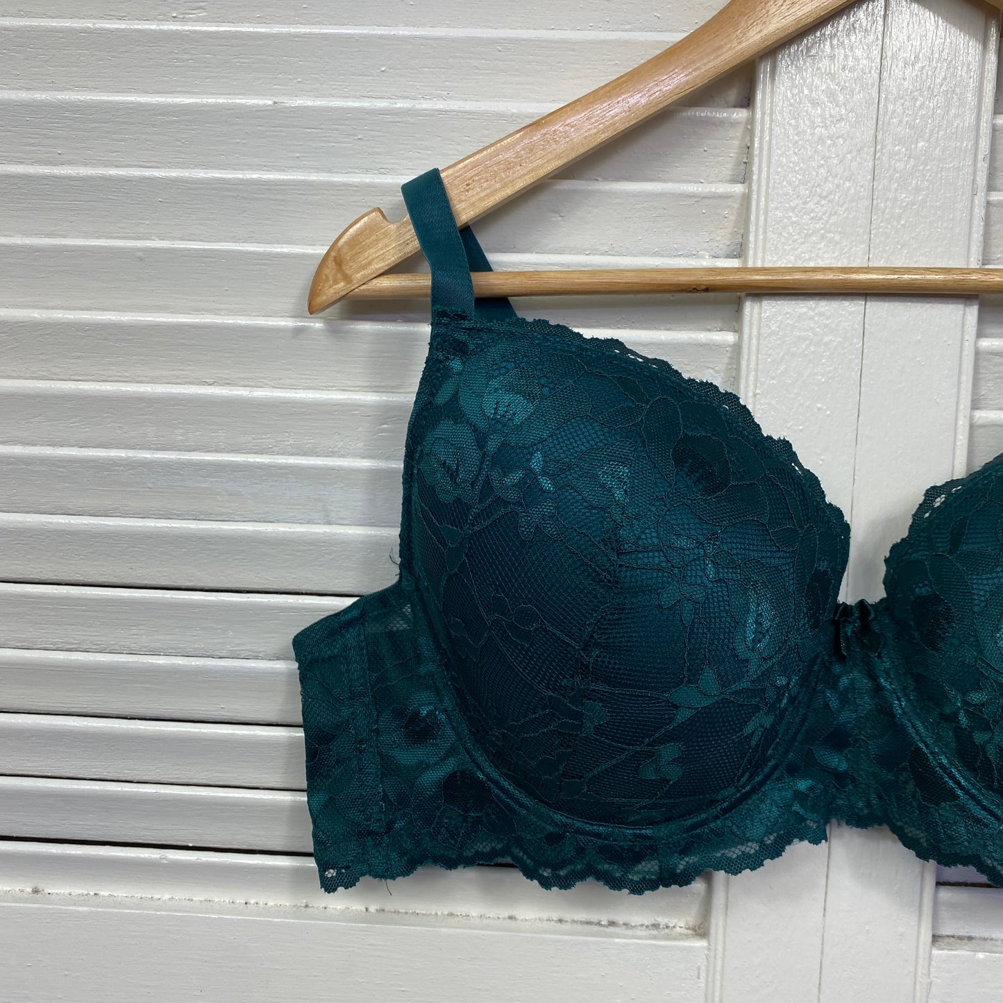 Edited Bra Sie 20D Green Lace Moulded Cup