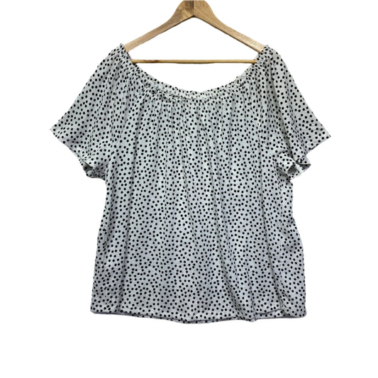 Millers Top Size 24 White Black Polka Dots