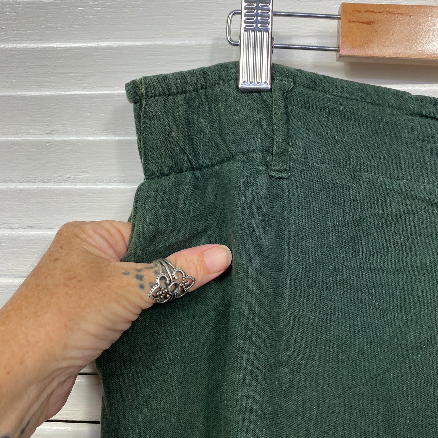 Katies Cropped Linen Pants Size 18 Green Pockets