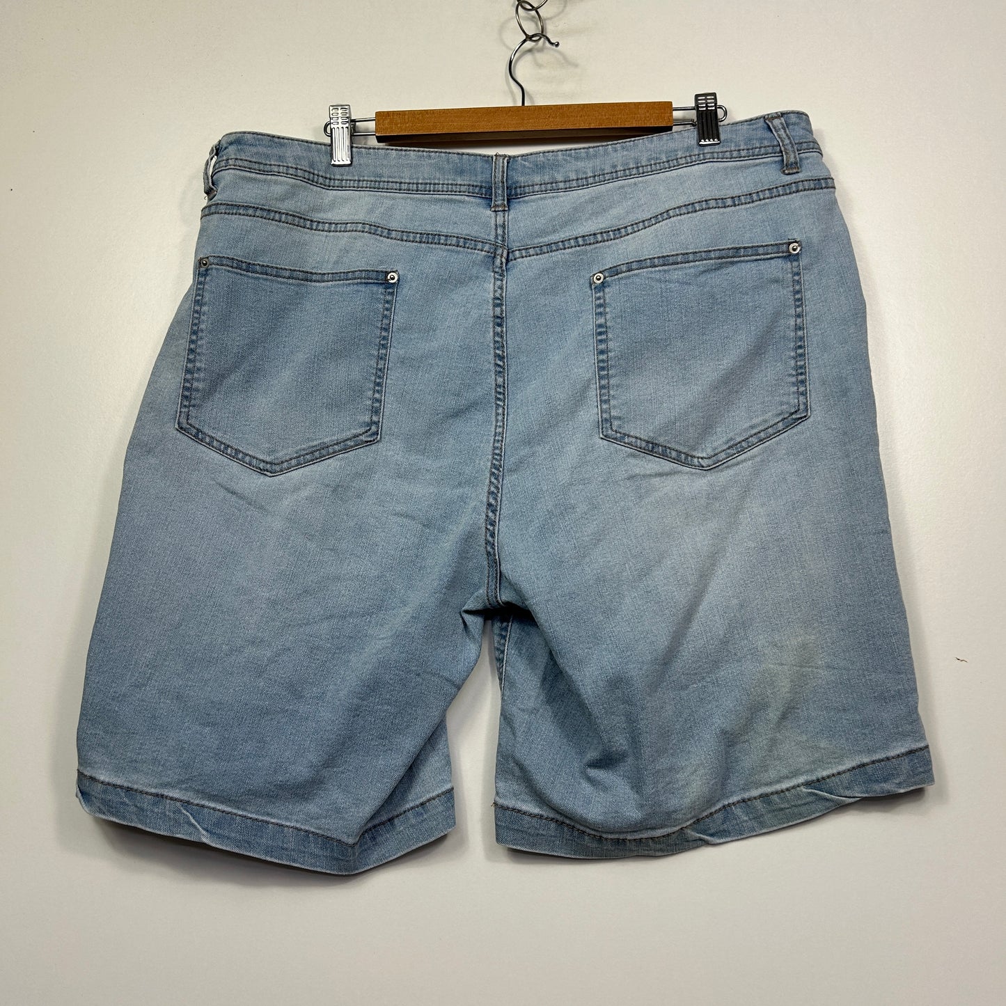 Suzanne Grae Denim Light Blue Denim Shorts - Size 18